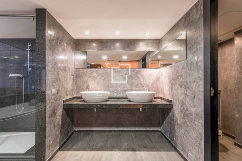 Купить квартиру в Барселона, Испания с 1 спальня, 290м², № 7262 - фото 20