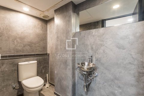 Купить квартиру в Барселона, Испания с 1 спальня, 290м², № 7262 - фото 16