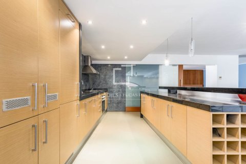 Купить квартиру в Барселона, Испания с 1 спальня, 290м², № 7262 - фото 3