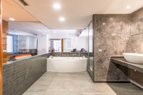 Купить квартиру в Барселона, Испания с 1 спальня, 290м², № 7262 - фото 18