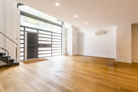 Купить квартиру в Барселона, Испания с 1 спальня, 290м², № 7262 - фото 30