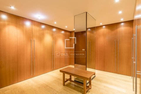 Купить квартиру в Барселона, Испания с 1 спальня, 290м², № 7262 - фото 23