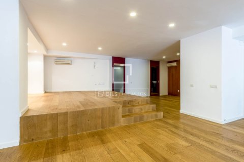 Купить квартиру в Барселона, Испания с 1 спальня, 290м², № 7262 - фото 26