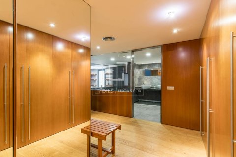 Купить квартиру в Барселона, Испания с 1 спальня, 290м², № 7262 - фото 21