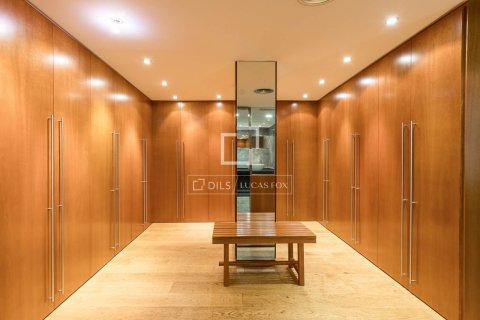 Купить квартиру в Барселона, Испания с 1 спальня, 290м², № 7262 - фото 22