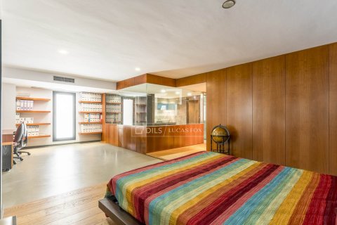 Купить квартиру в Барселона, Испания с 1 спальня, 290м², № 7262 - фото 13