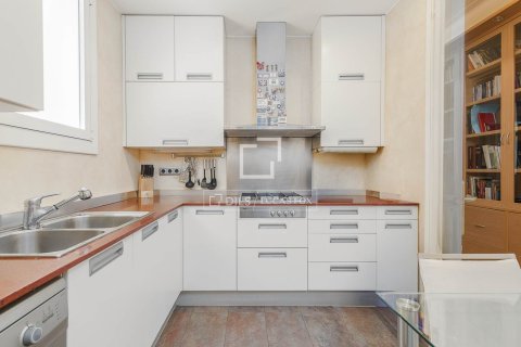 4 bedrooms apartment for sale in Barcelona, Catalonia, Spain № 7263 - photo 16