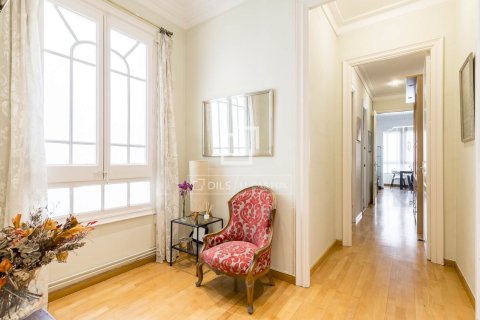 4 bedrooms apartment for sale in Barcelona, Catalonia, Spain № 7263 - photo 17