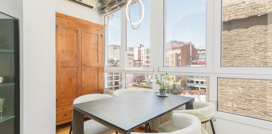 4 bedrooms apartment for sale in Barcelona, Catalonia, Spain № 7263