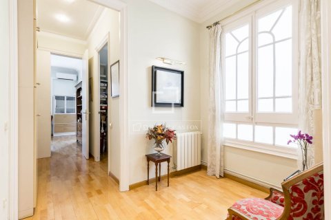 4 bedrooms apartment for sale in Barcelona, Catalonia, Spain № 7263 - photo 11