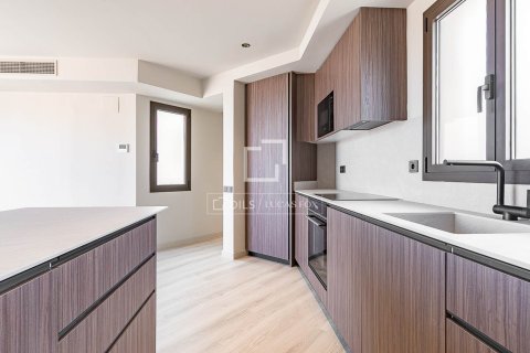 Ático de 2 dormitorios en venta en Barcelona, Cataluña, Spain № 7259 - foto 26