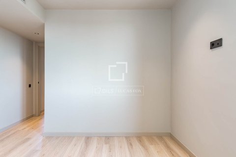 Ático de 2 dormitorios en venta en Barcelona, Cataluña, Spain № 7259 - foto 10