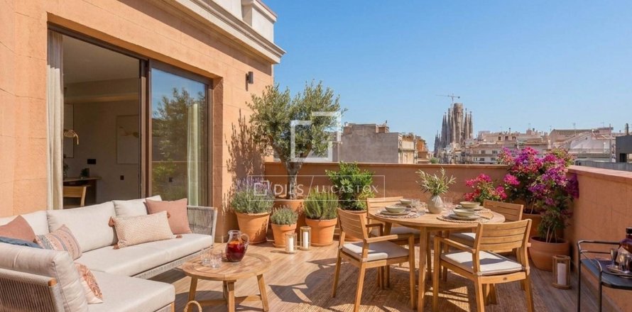 Ático de 2 dormitorios en venta en Barcelona, Cataluña, Spain № 7259