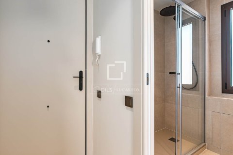 Ático de 2 dormitorios en venta en Barcelona, Cataluña, Spain № 7259 - foto 17