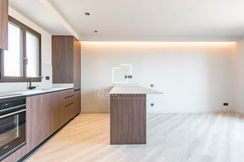Ático de 2 dormitorios en venta en Barcelona, Cataluña, Spain № 7259 - foto 28