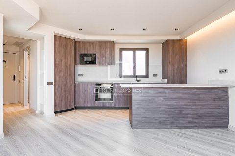 Ático de 2 dormitorios en venta en Barcelona, Cataluña, Spain № 7259 - foto 29