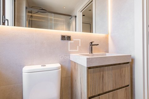 Ático de 2 dormitorios en venta en Barcelona, Cataluña, Spain № 7259 - foto 8