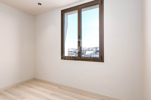 Ático de 2 dormitorios en venta en Barcelona, Cataluña, Spain № 7259 - foto 6