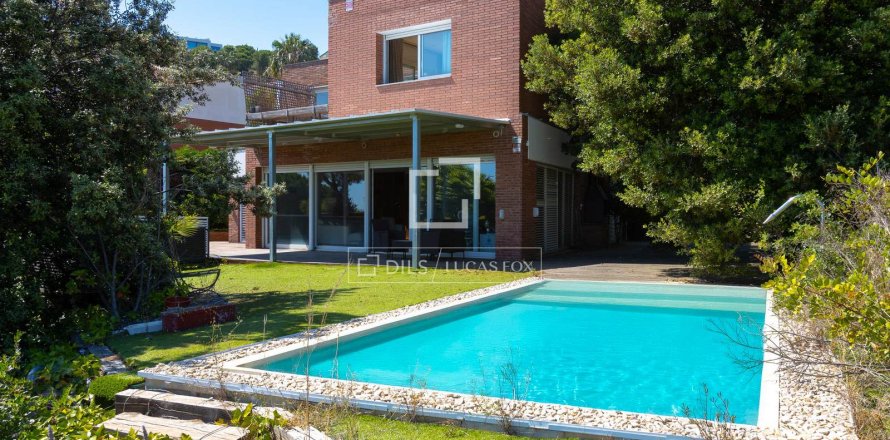 Villa de 4 dormitorios en venta en Teia, Barcelona, Cataluña, Spain № 7264