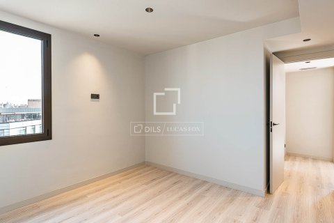 2 chambres penthouse à vendre à Barcelona, Catalonia, Spain № 7261 - photo 8