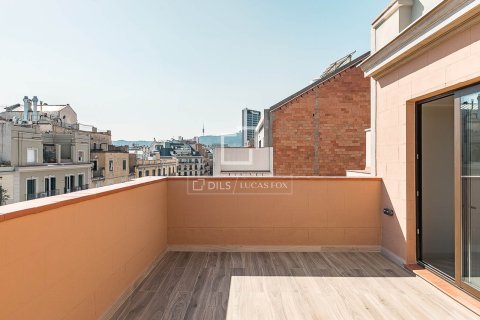 2 chambres penthouse à vendre à Barcelona, Catalonia, Spain № 7261 - photo 4