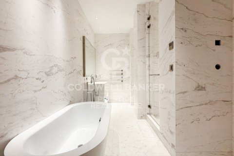 Купить квартиру в Барселона, Испания с 2 спальни, 248м², № 7935 - фото 6