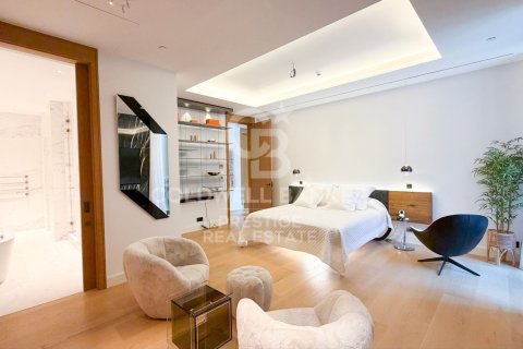 Купить квартиру в Барселона, Испания с 2 спальни, 248м², № 7935 - фото 13
