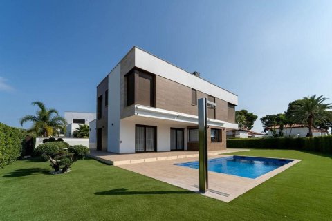 5 bedrooms house for sale in Catalonia, Spain № 7639 - photo 2