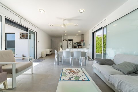 3 bedrooms house for sale in Catalonia, Spain № 7635 - photo 8