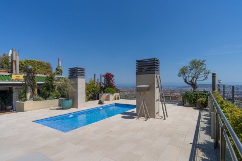 Купить квартиру в Барселона, Испания с 4 комнаты, 248м², № 1331 - фото 2