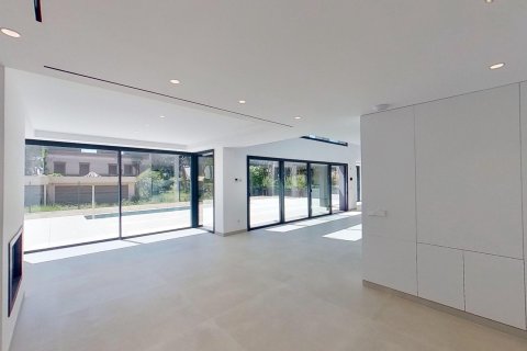 Купить дом в Гава, Испания с 6 комнат, 716м², № 1326 - фото 11