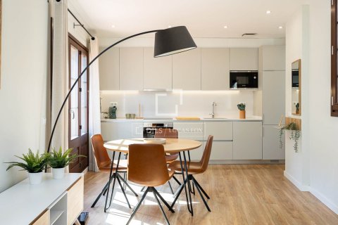 Ático de 2 dormitorios en alquiler en Barcelona, Cataluña, Spain № 4541 - foto 5