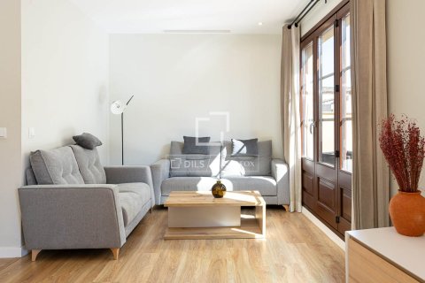 Ático de 2 dormitorios en alquiler en Barcelona, Cataluña, Spain № 4541 - foto 3