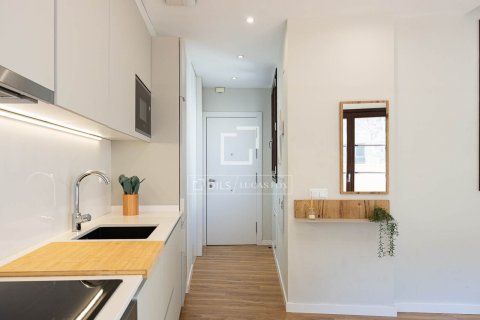 Ático de 2 dormitorios en alquiler en Barcelona, Cataluña, Spain № 4541 - foto 9