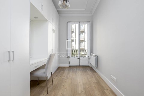 3 chambres apartment à louer à Barcelona, Catalonia, Spain № 4540 - photo 17