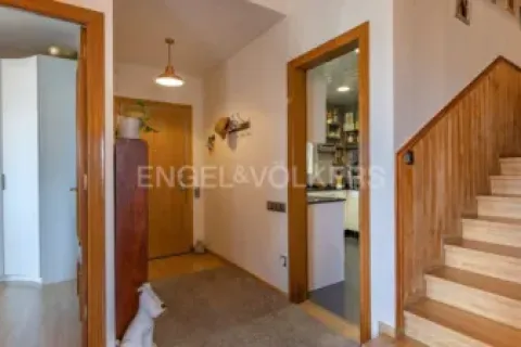 Дом с 4 спальнями в Сан-Жуст-Десверне, Барселона, Каталония, Испания № 2610