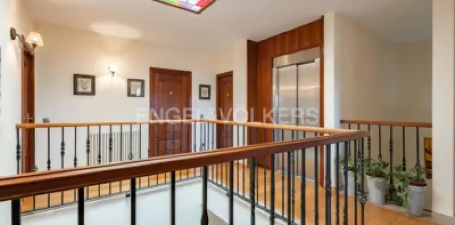 Дом с 4 спальнями в Эль-Вендреле, Таррагона, Каталония, Испания № 2605