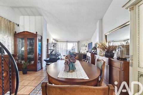 5 bedrooms apartment for sale in Sant Pere de Ribes, Barcelona, Catalonia, Spain № 4643 - photo 17