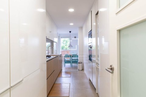 Купить квартиру в Сан-Жуст-Десверн, Испания с 3 спальни, 106м², № 4473 - фото 6