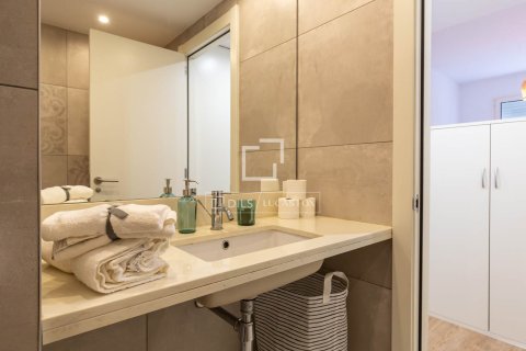 Купить квартиру в Сан-Жуст-Десверн, Испания с 3 спальни, 106м², № 4473 - фото 30