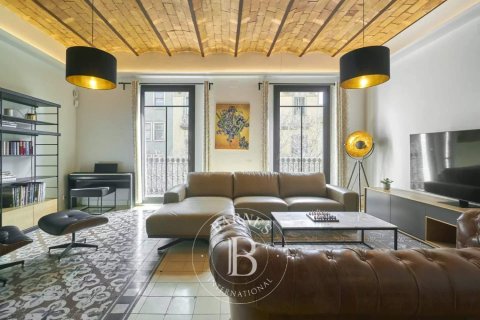 Купить квартиру в Эшампле, Испания с 3 спальни, 150м², № 2474 - фото 3