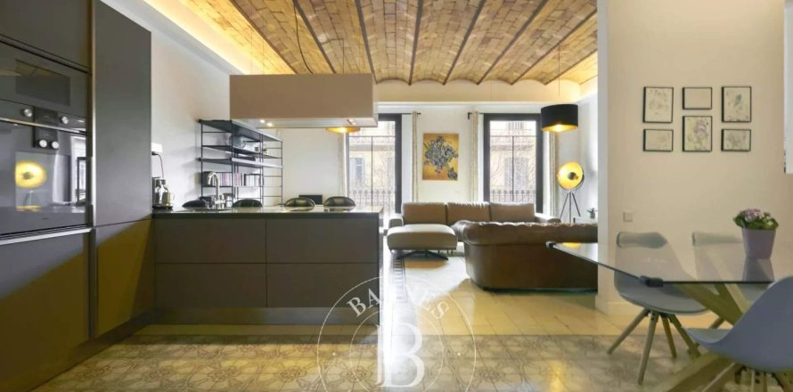 Квартира с 3 спальнями в Эшампле, Барселона, Каталония, Испания № 2474