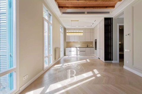 Купить квартиру в Эшампле, Испания с 3 спальни, 114м², № 2473 - фото 4