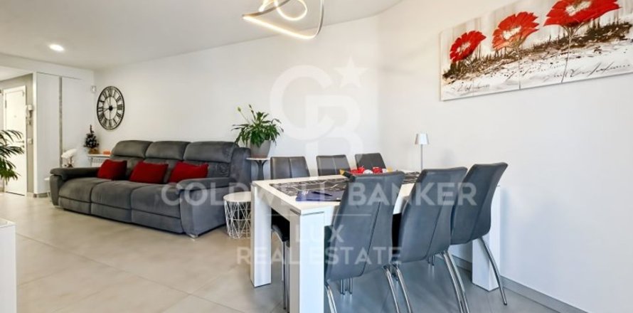 Пентхаус с 4 спальнями в Л'Эскале, Герона, Каталония, Испания № 2475