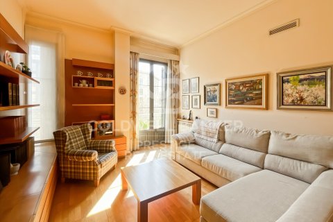 4 bedrooms apartment for sale in Barcelona, Catalonia, Spain № 5245 - photo 3