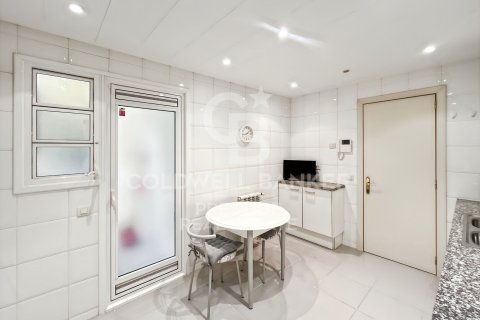 4 bedrooms apartment for sale in Barcelona, Catalonia, Spain № 5245 - photo 12