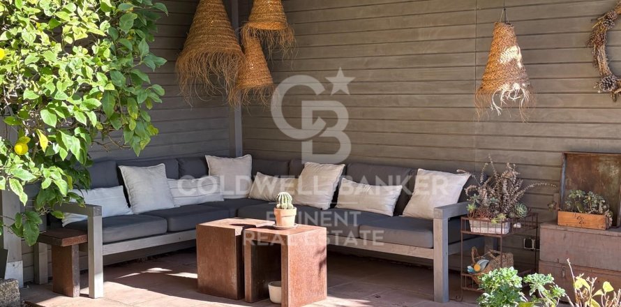 Дом с 4 спальнями в Барселоне, Каталония, Испания № 5250