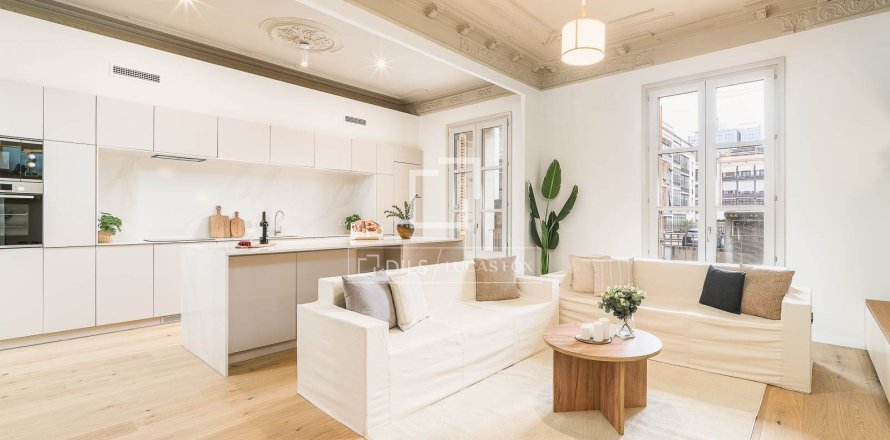 3 bedrooms apartment for sale in Barcelona, Catalonia, Spain № 4022