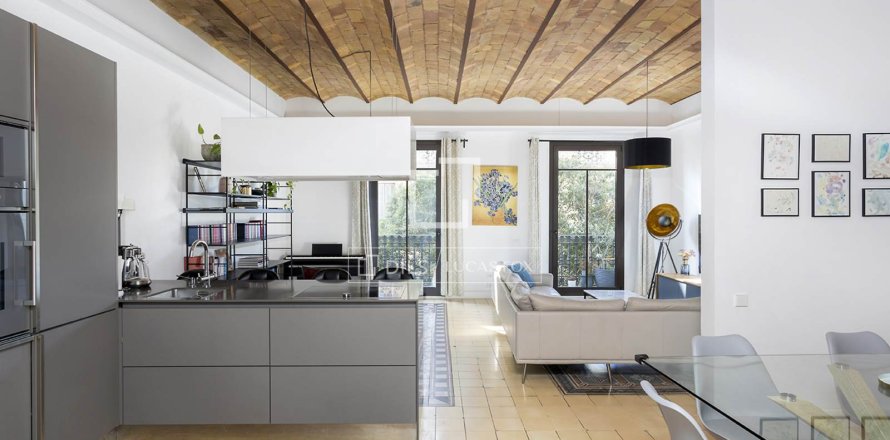 Apartamento de 3 dormitorios en venta en Barcelona, Cataluña, Spain № 4019