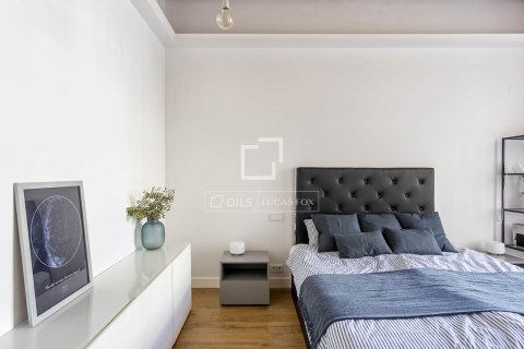 Apartamento de 3 dormitorios en venta en Barcelona, Cataluña, Spain № 4019 - foto 24